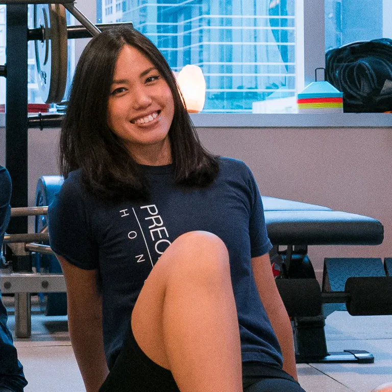 hannah personal trainer female in gym hong kong